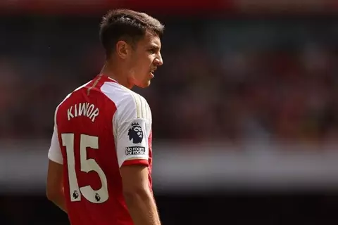 بحثًا عن دور أكبر.. قلب دفاع آرسنال يقترب من الانتقال إلى بورتو